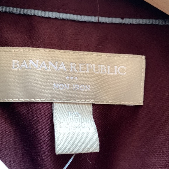 New with tags / Banana Republic blouse / burgundy - Picture 2 of 4